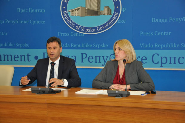 Заједничка седница влада Српске и ФБиХ: Сива економија мука оба ентитета